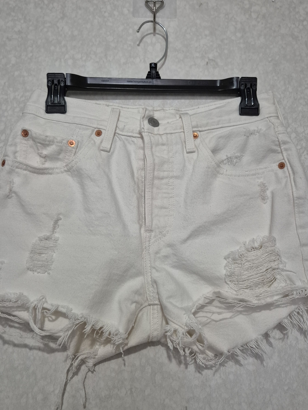 LEVI'S Distressed White Denim Women's Shorts ..Size:W26